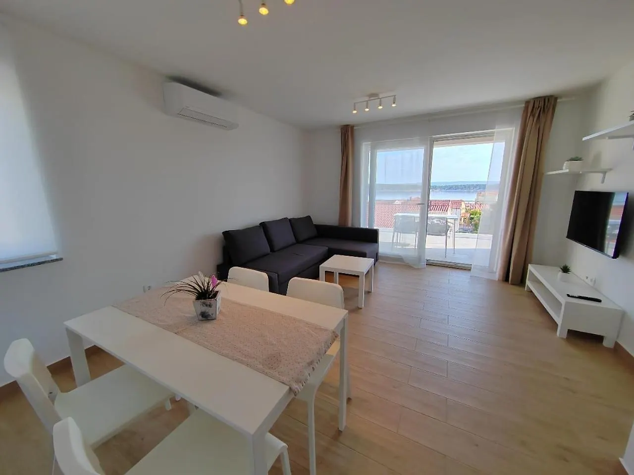 Martina Apartment Rab Town
